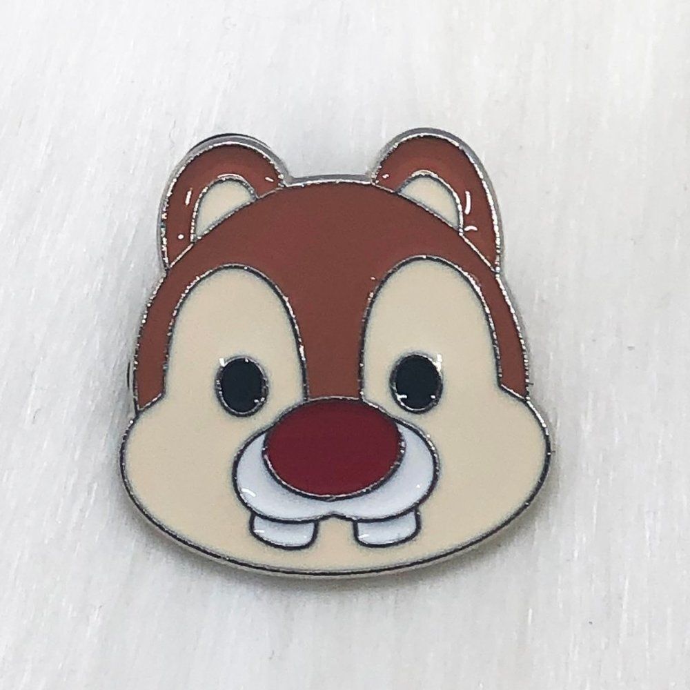 🔮 5/$25 Disney Cute‎ Characters Chip 'n' Dale Pin